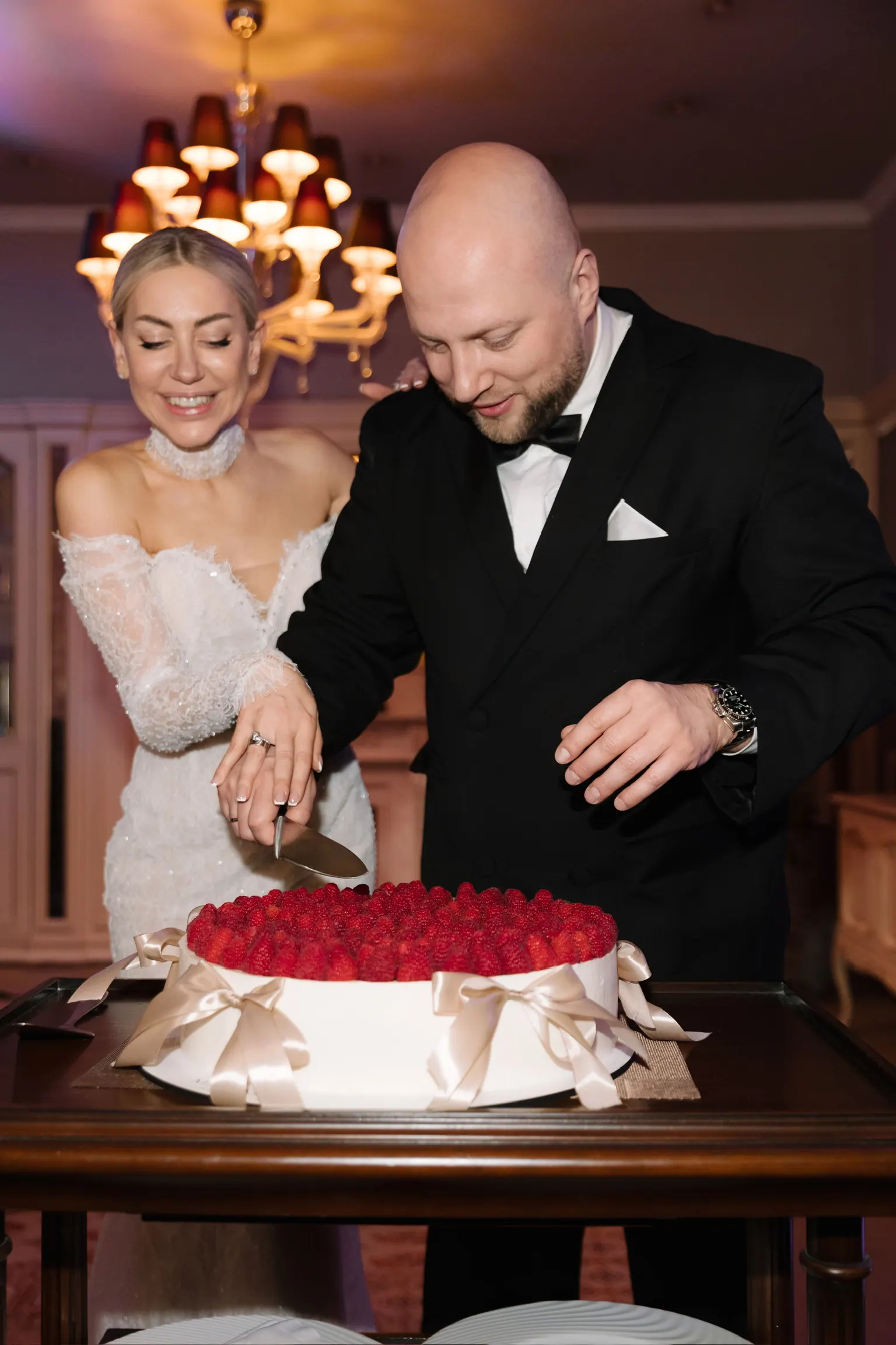 Свадебный торт в стиле минимализм — MK.ART Bakery Москва