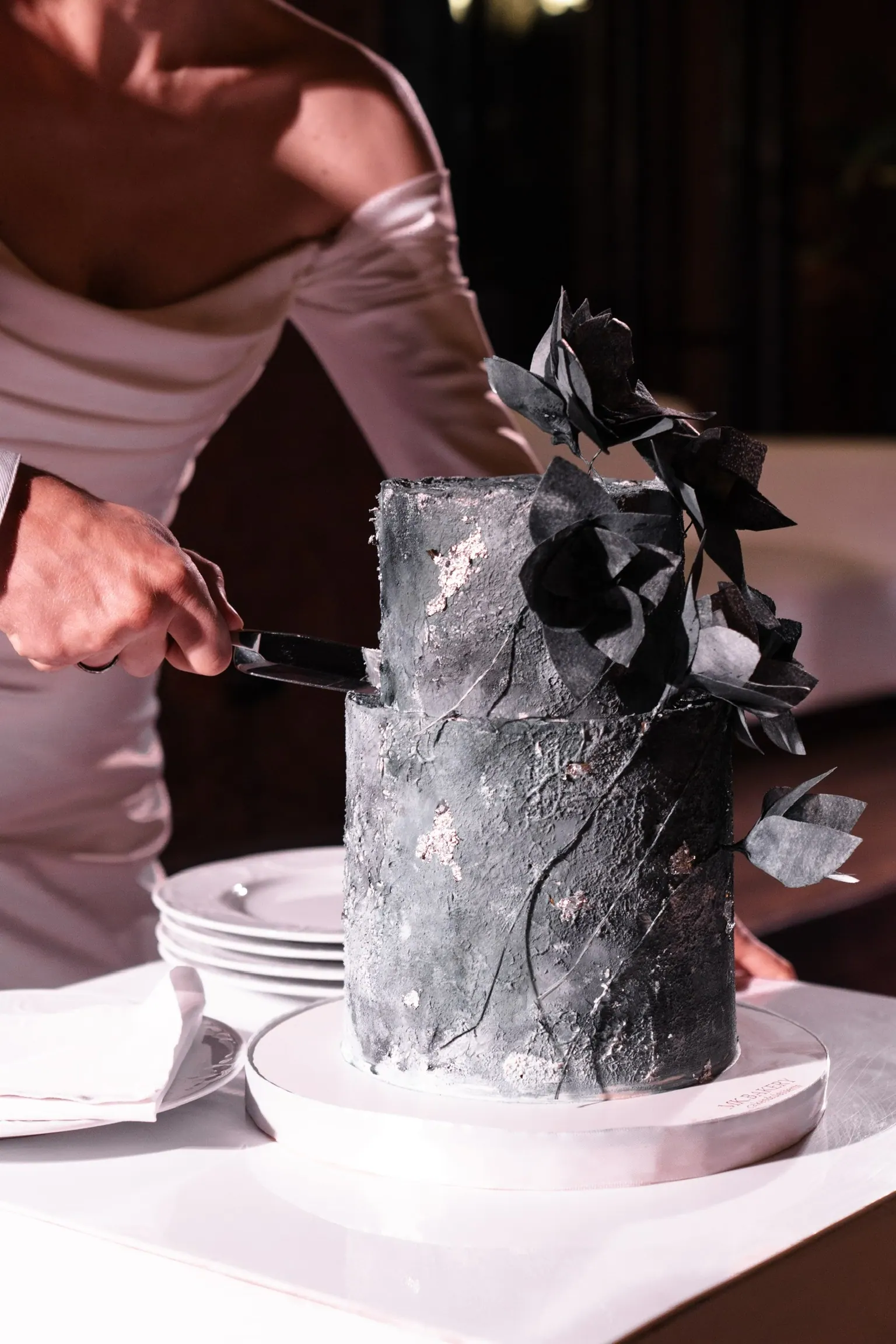 Свадебный торт с ягодным декором — MK.ART Bakery